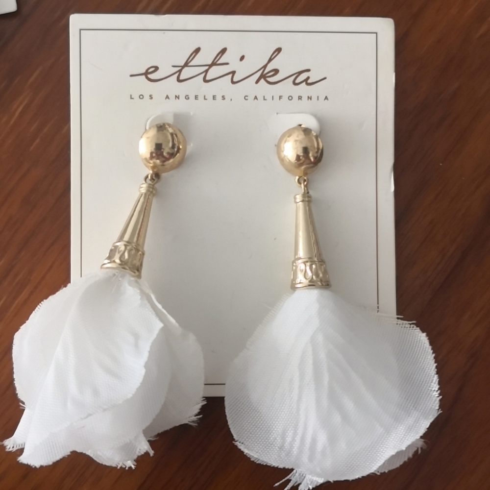 Assorted Earrings - Picture 6 of 8